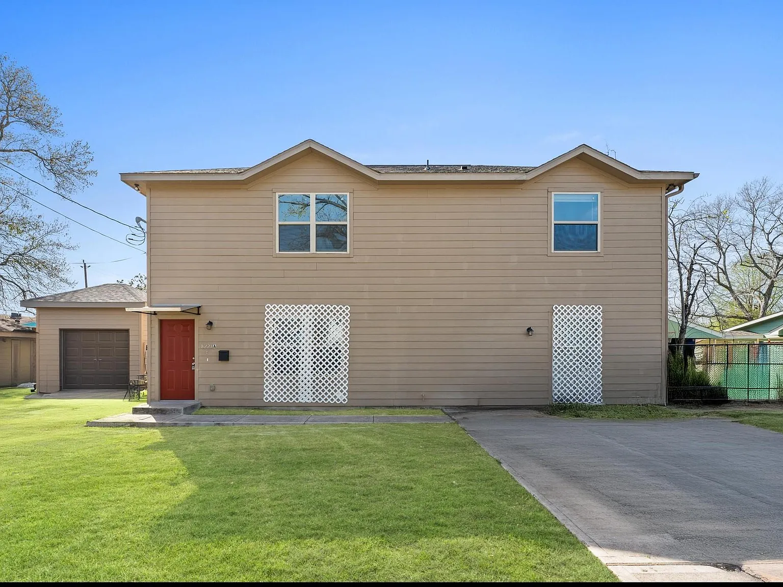 2 bed, 1.0 bath, 900 sqft, $1,250 — Photo 2