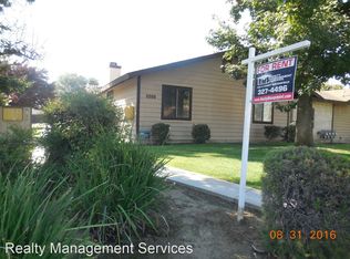 6900 N Half Moon Dr APT A, Bakersfield, CA 93309