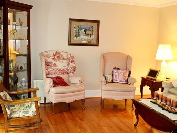 4th image of 2818 Colony Cir