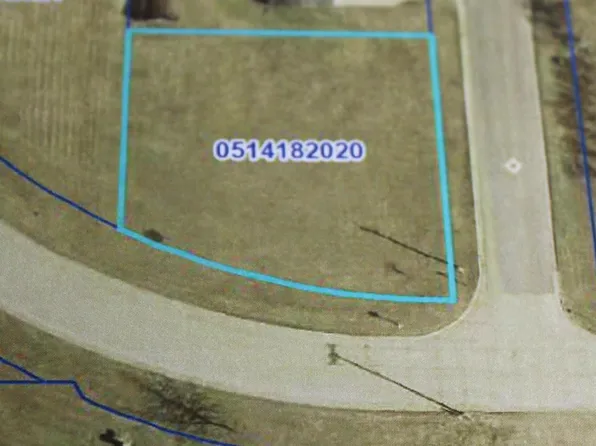 S 14th St, Estherville, IA 51334
