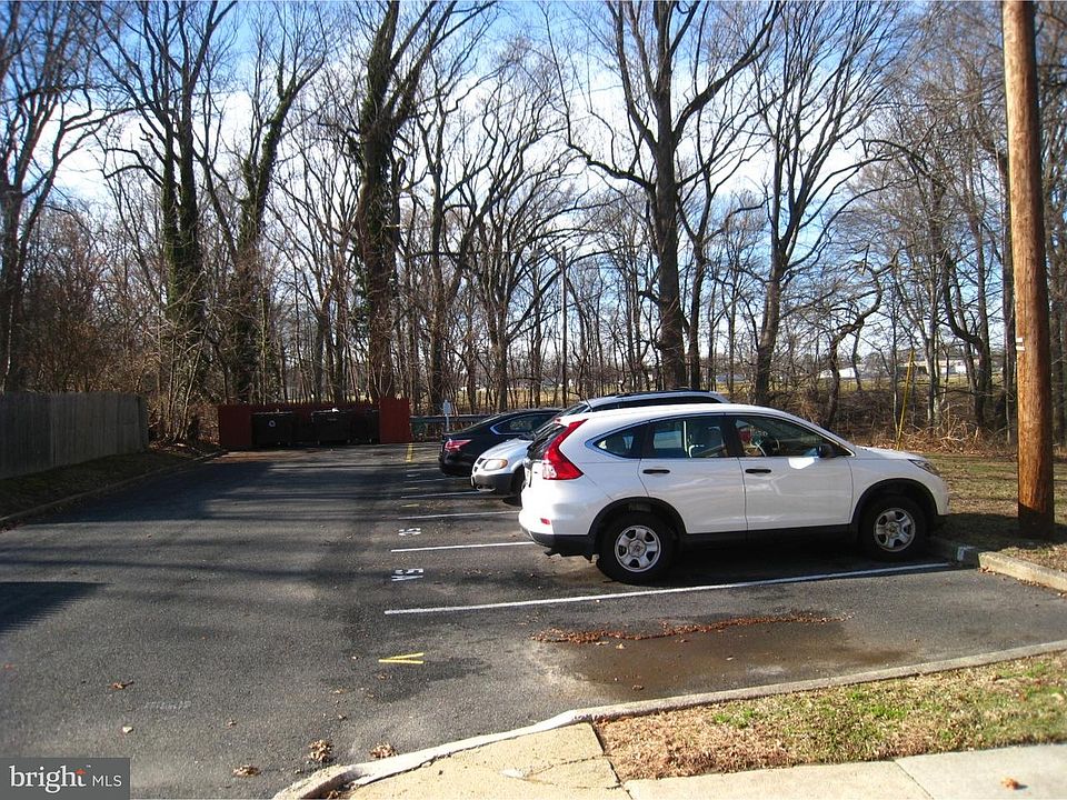 2nd image of 5 Beverly Ln Unit C