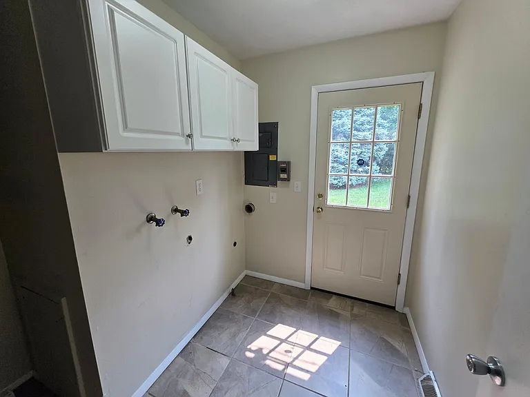 1531 Eaton Dr — Photo 11