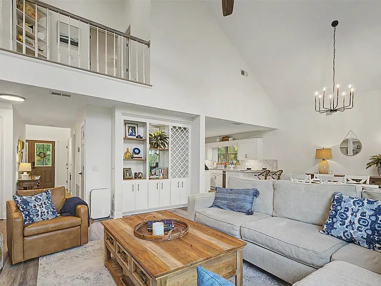 4596 Bayside Dr — Photo 8