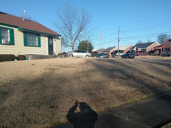 Front with yard view