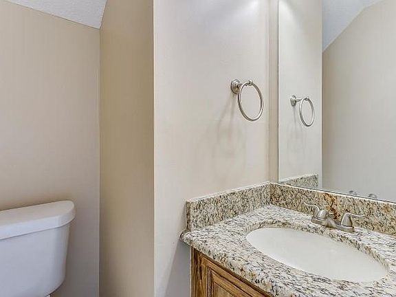 3rd image of 1112 Gordon Oaks Dr