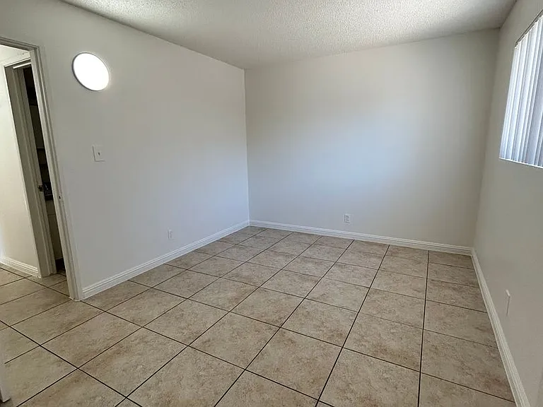 3821 Hazelwood St — Photo 3