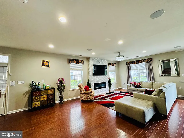 11 Morris Ln — Photo 9