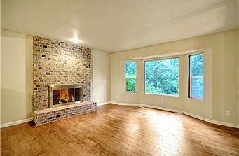 4th image of 15832 210th Ave NE