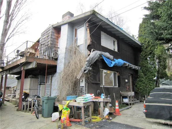 9519 4th Ave NW, Seattle, WA 98117