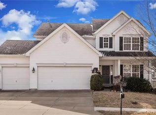 6832 Eagles View Dr, Pacific, MO 63069