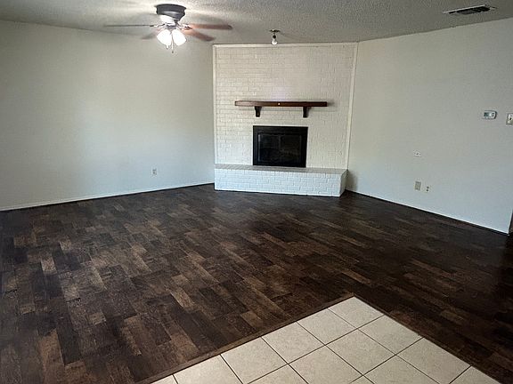 5th image of 404 Fox Dr