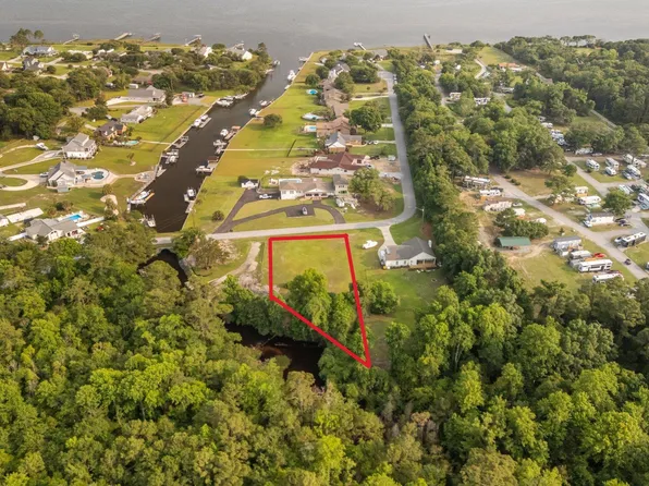 304 Brook Lane, Newport, NC 28570