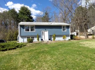 29 Canal St, Pepperell, MA 01463