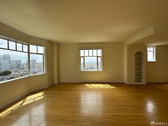 4th image of 1101 Green St #1302
