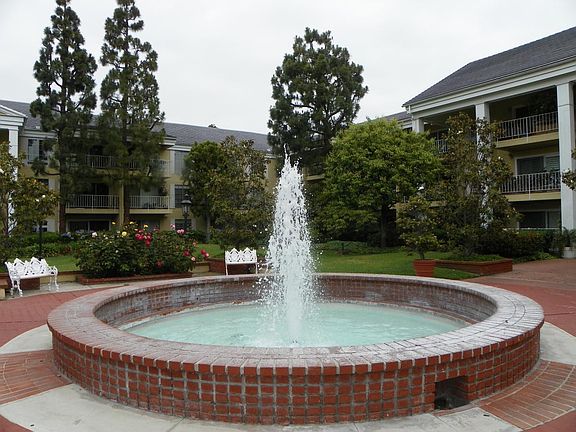 2nd image of 101 Scholz Plz APT 221