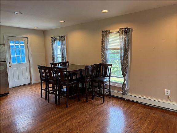 5th image of 18 Coomes St