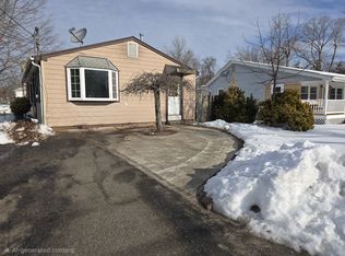 21 E 6th St, Howell, NJ 07731