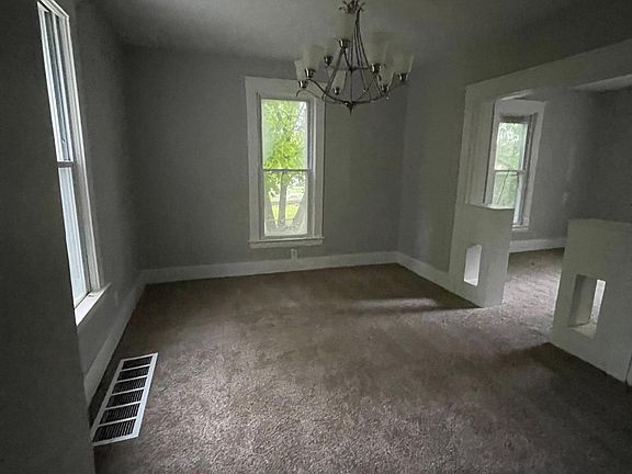 3rd image of 1017 W 10th St