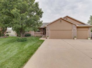 2727 N Shefford Ct, Wichita, KS 67205
