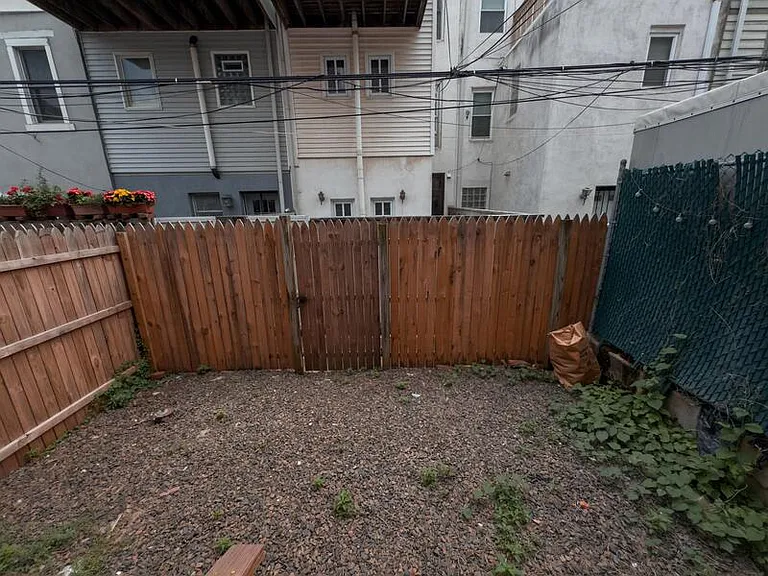 1832-34 Callowhill St #B — Photo 16