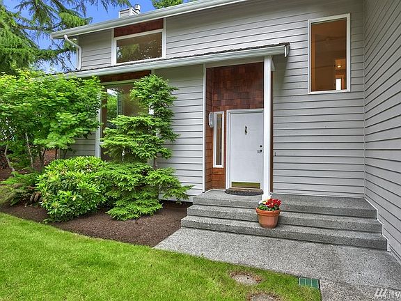 2nd image of 11522 84th Ave NE