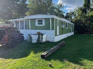 19 Parkview Dr, Clinton, PA 15026