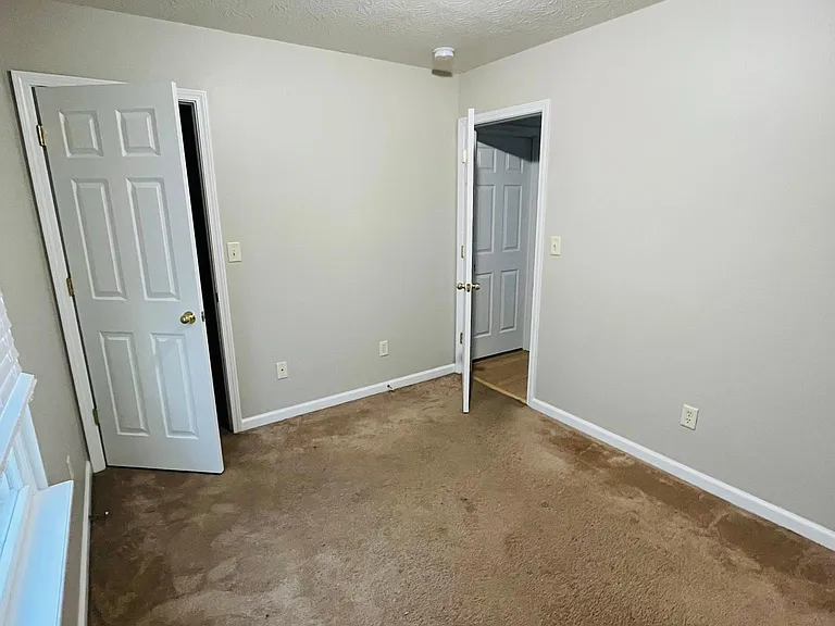 1901 Sandersville Rd — Photo 12