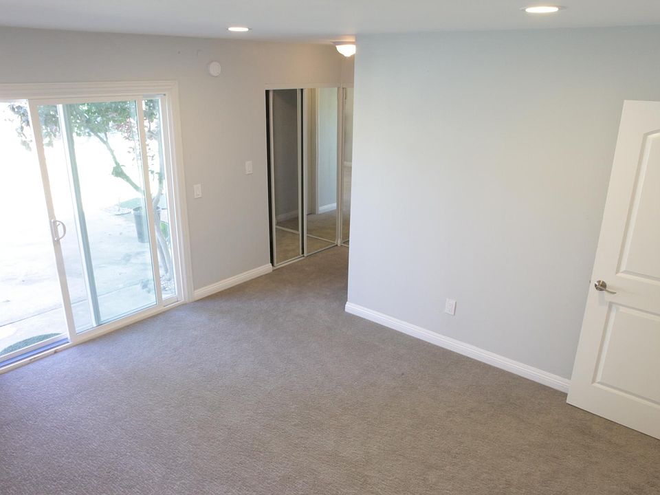 1st image of 441 Fuego Ave