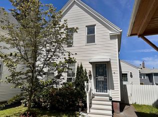 16 1/2 Symonds St, Salem, MA 01970