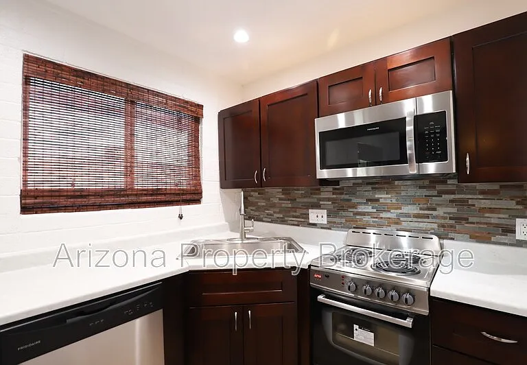 9603 N 5th St #B — Photo 7