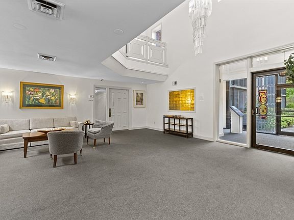 3rd image of 770 Salisbury St APT 346