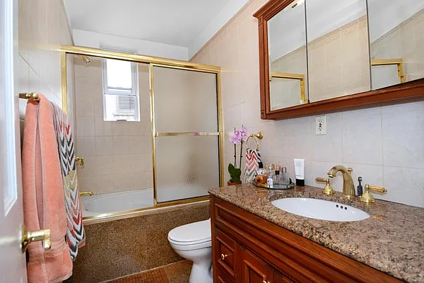 Sold by Brooklyn Bridge | media 22