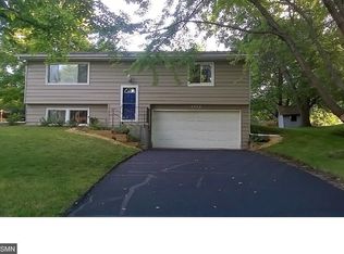 6534 Bluebird Dr, Osseo, MN 55369