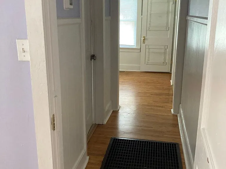 504 Henry St — Photo 16