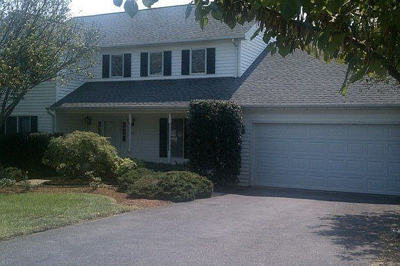 2nd image of 1922 Lynne Pl