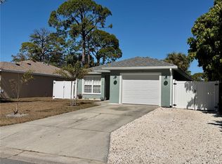 917 Winter Garden Dr, Sarasota, FL 34243