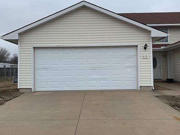 2nd image of 418 E Douglas Ave