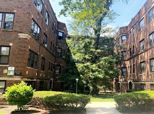 104 Lincoln Ave APT 2E, Riverside, IL 60546