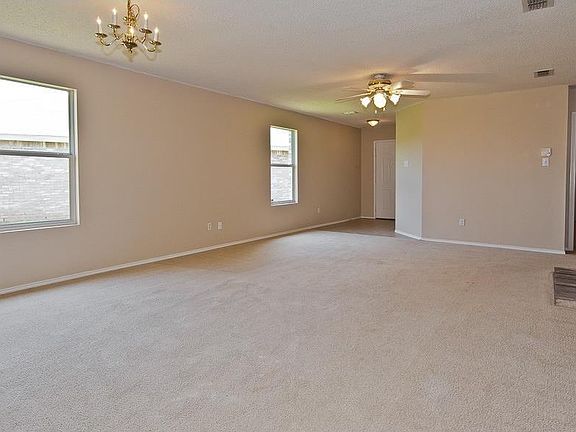 5th image of 3850 Steeplechase Dr