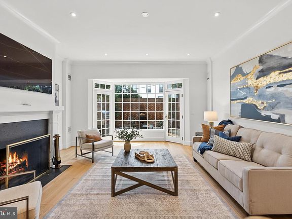 3rd image of 411 S Saint Asaph St