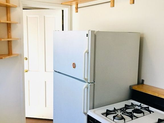 5th image of 4418-4432 Illinois St #4422