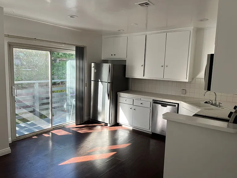 8315 W Manchester Ave #4 — Photo 2