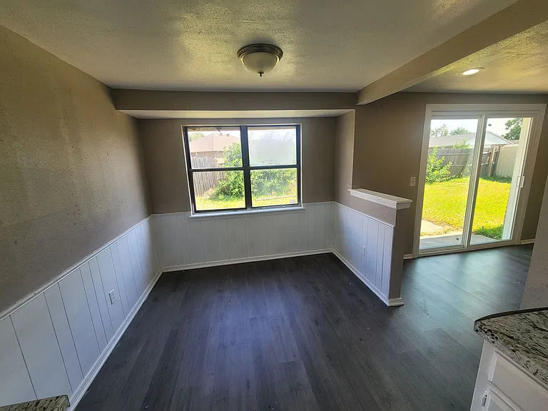 1109 SW 101st St — Photo 5