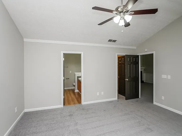 7065 Springgrove Ct — Photo 8