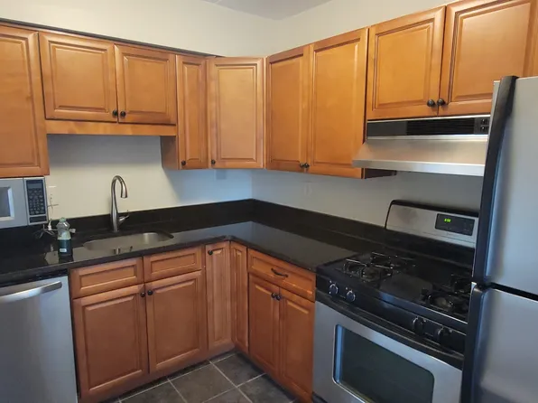 2606 Indian Dr APT 1B, Alexandria, VA 22303