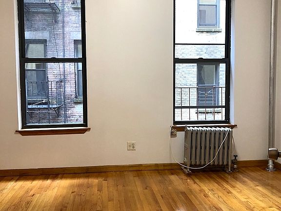 3rd image of 304 E 11th St #2C