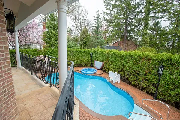 Sold by Robert DeFalco Realty | media 42
