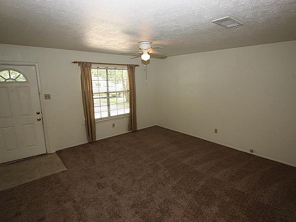2nd image of 306 Arrowhead Dr