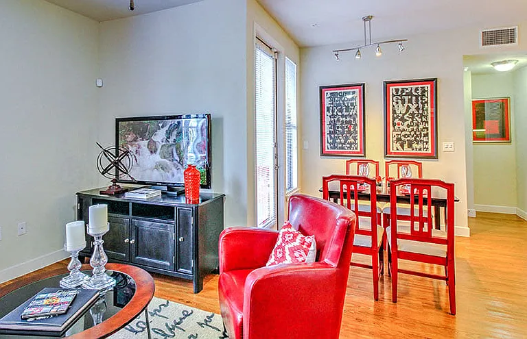 Connection at Buffalo Pointe Apartments — Photo 9