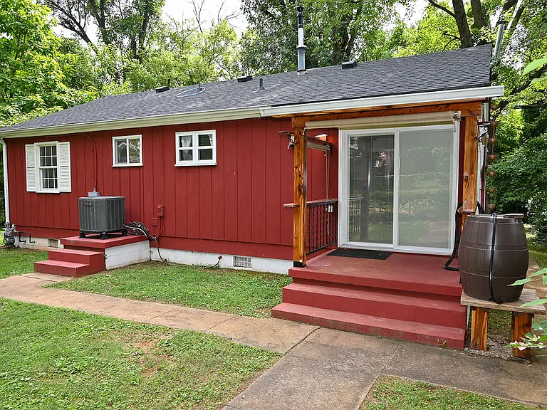 315 Caroline Ave — Photo 83